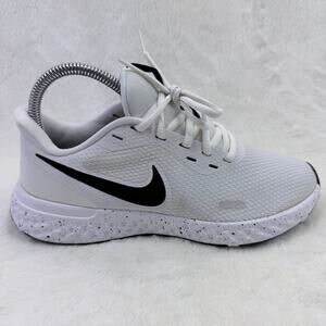 Nike Revolution 5 Womens Running Shoes White Black Size 6.5 DJ6009-100 Sport